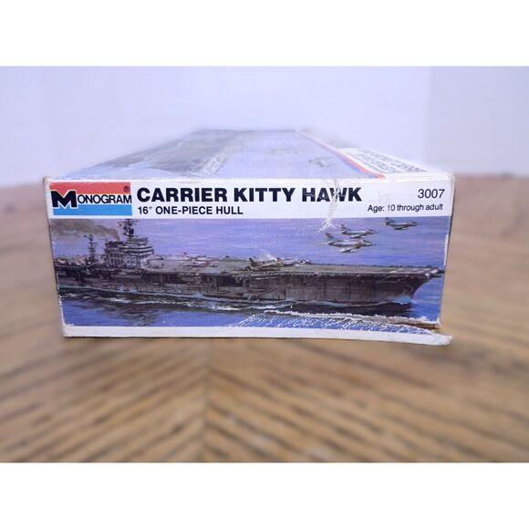 1977 Monogram U.S.S. Kitty Hawk WWII Attack Aircraft Carrier 1/800 Model Kit - Picture 3 of 5